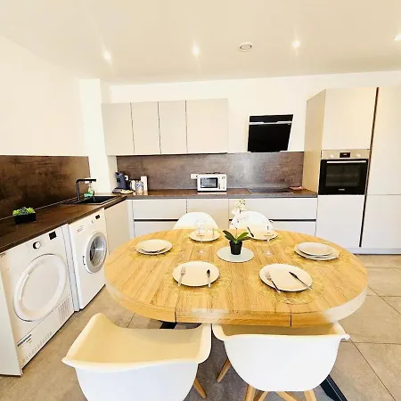 Urban Serenity 2br Flat With Terrace And Parking *