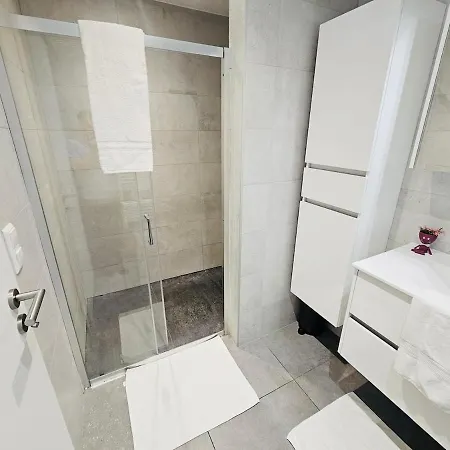 Urban Serenity 2br Flat With Terrace And Parking *